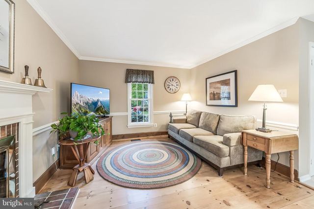11686 STOCKBRIDGE LN, Reston, VA 20194