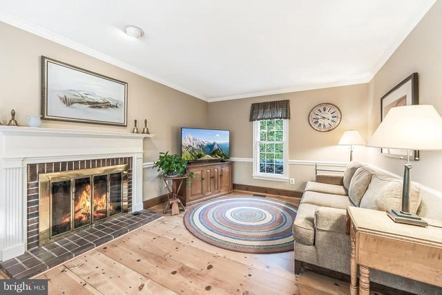 11686 STOCKBRIDGE LN, Reston, VA 20194