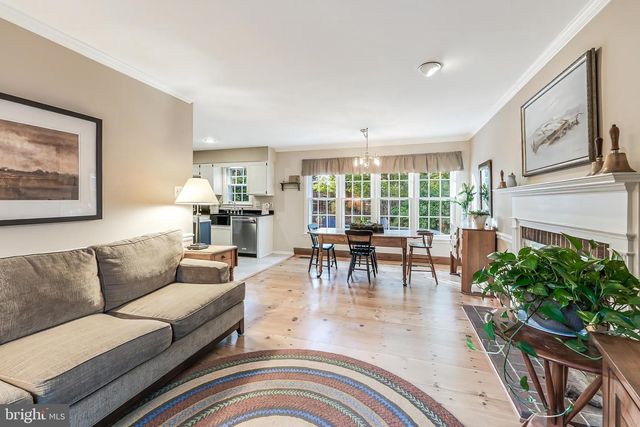 11686 STOCKBRIDGE LN, Reston, VA 20194