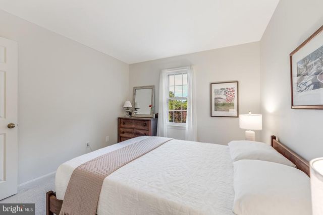 11686 STOCKBRIDGE LN, Reston, VA 20194