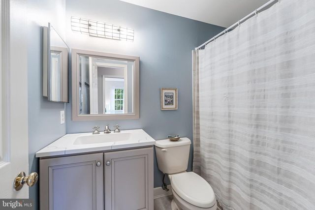 11686 STOCKBRIDGE LN, Reston, VA 20194