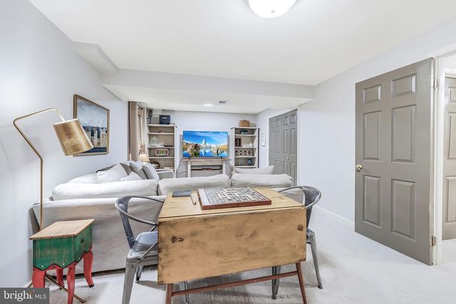 11686 STOCKBRIDGE LN, Reston, VA 20194