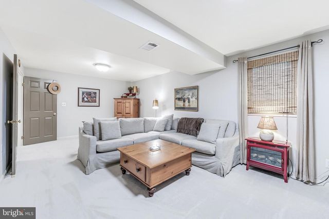 11686 STOCKBRIDGE LN, Reston, VA 20194