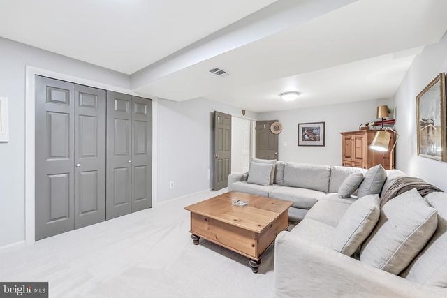 11686 STOCKBRIDGE LN, Reston, VA 20194