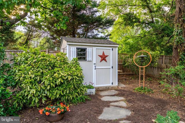 11686 STOCKBRIDGE LN, Reston, VA 20194