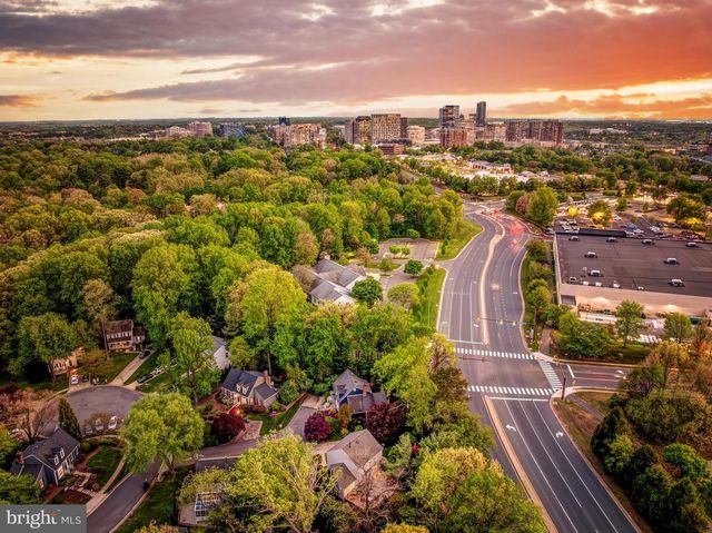 11686 STOCKBRIDGE LN, Reston, VA 20194