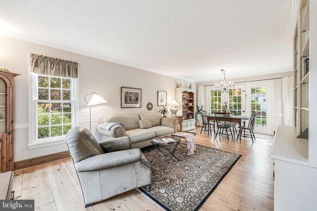 11686 STOCKBRIDGE LN, Reston, VA 20194