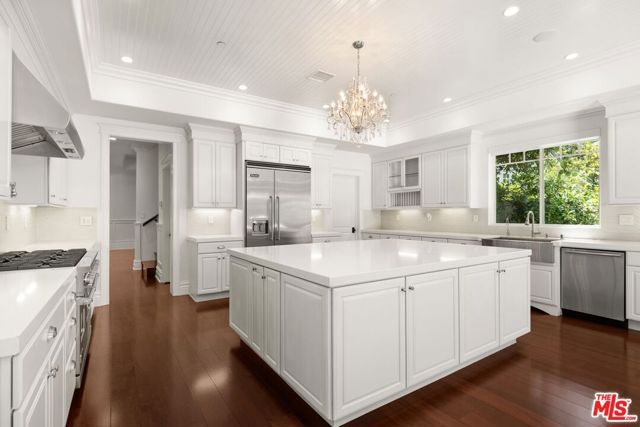 453 S Bentley Avenue, Los Angeles, CA 90049