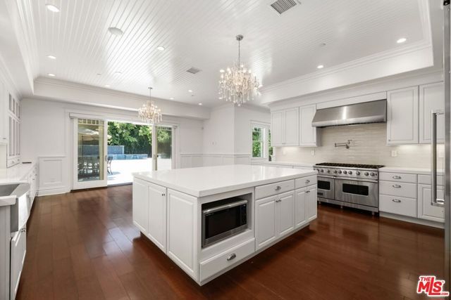 453 S Bentley Avenue, Los Angeles, CA 90049