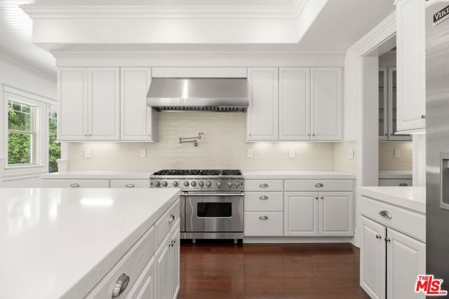 453 S Bentley Avenue, Los Angeles, CA 90049