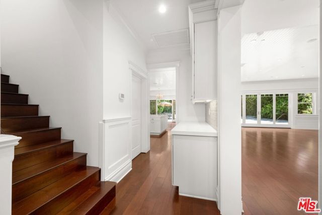 453 S Bentley Avenue, Los Angeles, CA 90049