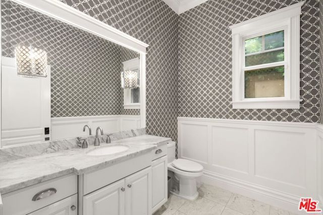 453 S Bentley Avenue, Los Angeles, CA 90049