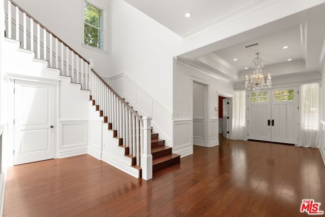 453 S Bentley Avenue, Los Angeles, CA 90049