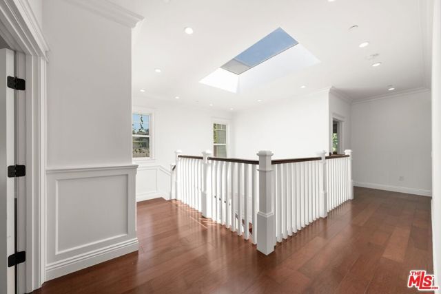 453 S Bentley Avenue, Los Angeles, CA 90049