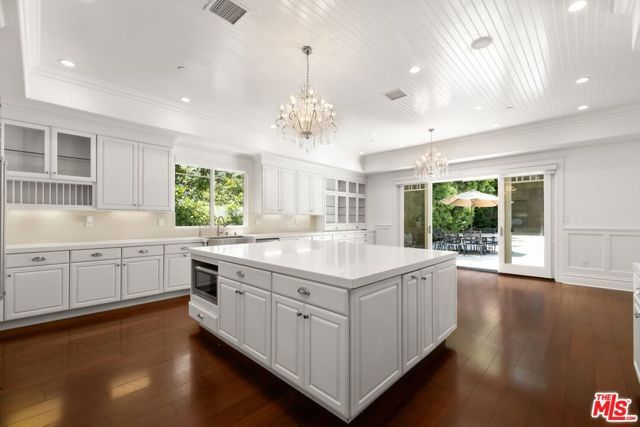 453 S Bentley Avenue, Los Angeles, CA 90049