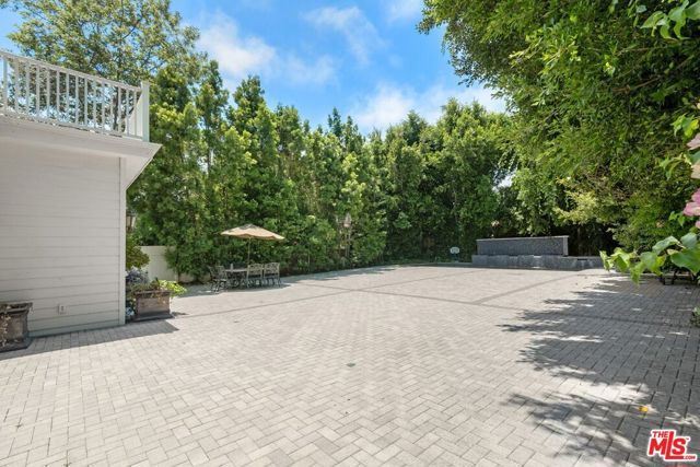 453 S Bentley Avenue, Los Angeles, CA 90049