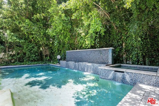 453 S Bentley Avenue, Los Angeles, CA 90049