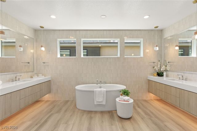 10637 Patina Hills Court, Las Vegas, NV 89135