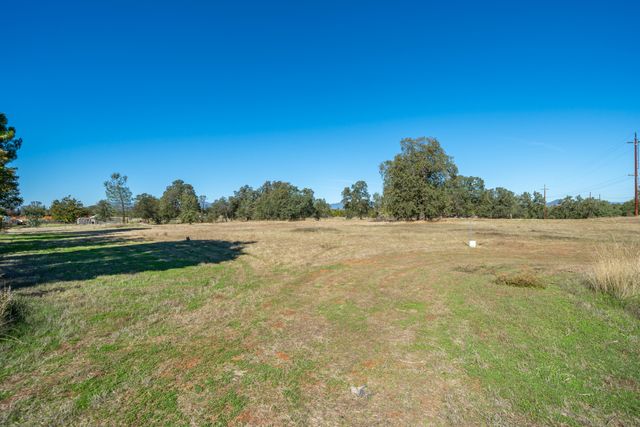 19660 Hendrika Way, Redding, CA 96003