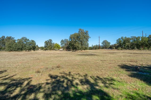 19660 Hendrika Way, Redding, CA 96003