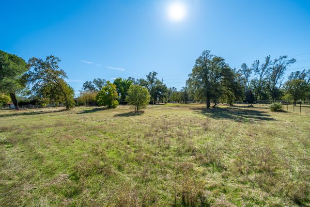 19660 Hendrika Way, Redding, CA 96003