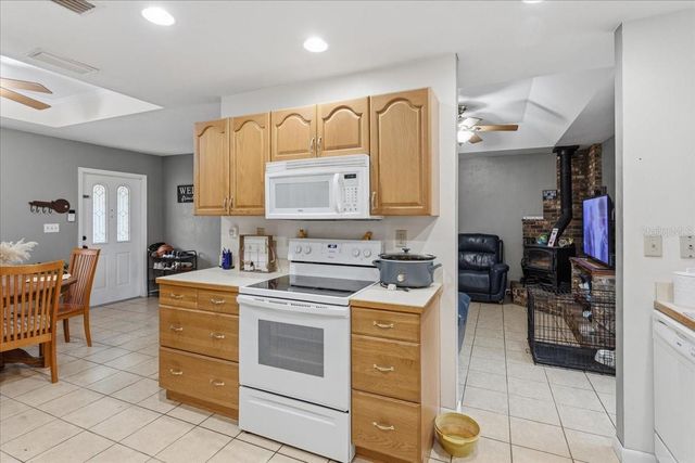 24055 NW 176TH AVENUE, High Springs, FL 32643