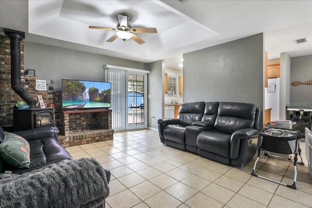 24055 NW 176TH AVENUE, High Springs, FL 32643