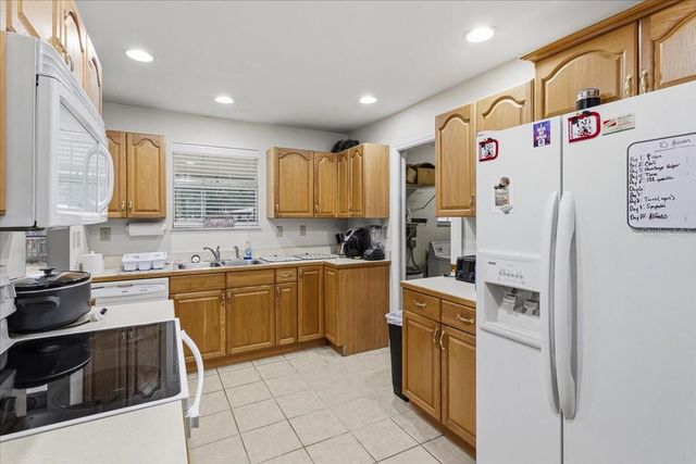 24055 NW 176TH AVENUE, High Springs, FL 32643