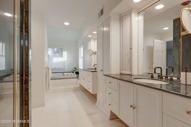 5 Edwards Point Road, Rumson, NJ 07760