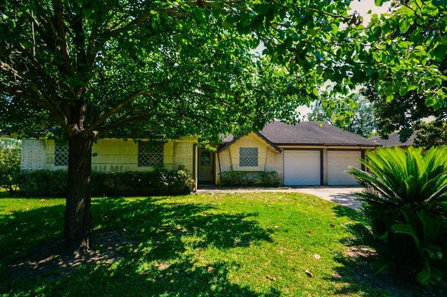 8407 Edgemoor Drive, Houston, TX 77036