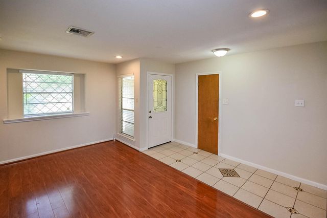 8407 Edgemoor Drive, Houston, TX 77036