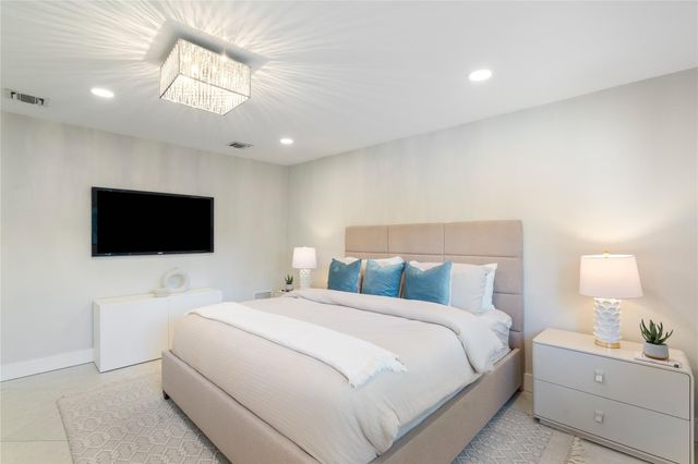 2280 NE 62nd Street, Fort Lauderdale, FL 33308