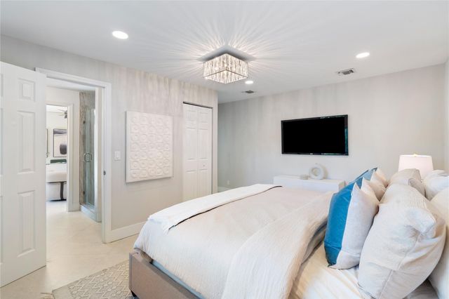 2280 NE 62nd Street, Fort Lauderdale, FL 33308