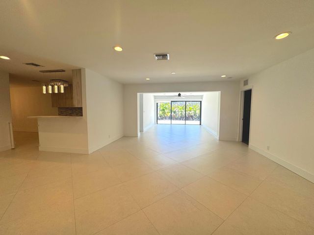 2280 NE 62nd Street, Fort Lauderdale, FL 33308