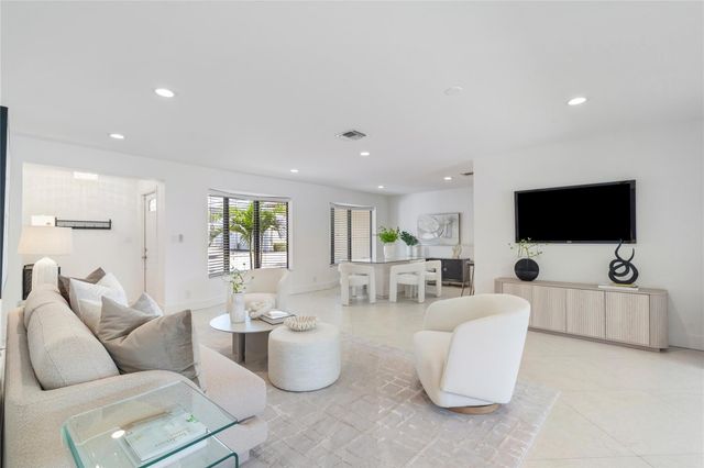 2280 NE 62nd Street, Fort Lauderdale, FL 33308