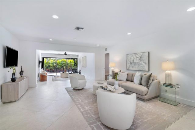 2280 NE 62nd Street, Fort Lauderdale, FL 33308