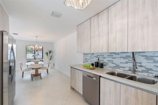 2280 NE 62nd Street, Fort Lauderdale, FL 33308