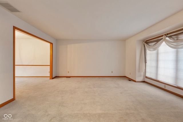 1266 Kensington Drive, Seymour, IN 47274