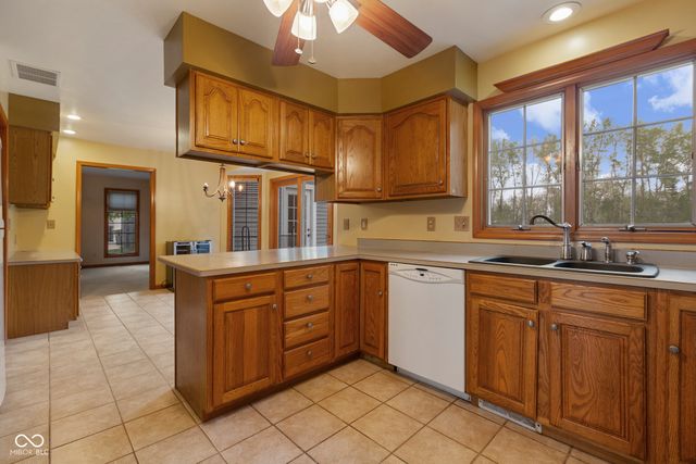 1266 Kensington Drive, Seymour, IN 47274