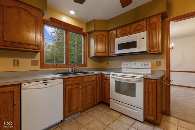 1266 Kensington Drive, Seymour, IN 47274