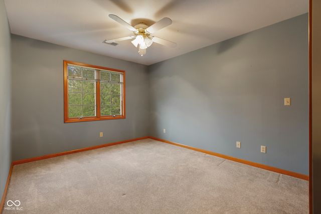 1266 Kensington Drive, Seymour, IN 47274