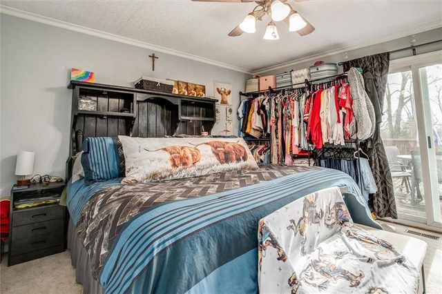 10119 Steele Road, Edwardsville, KS 66111