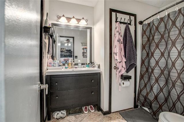 10119 Steele Road, Edwardsville, KS 66111