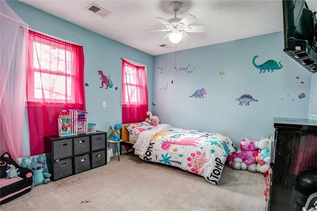 10119 Steele Road, Edwardsville, KS 66111