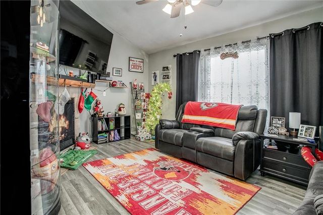 10119 Steele Road, Edwardsville, KS 66111