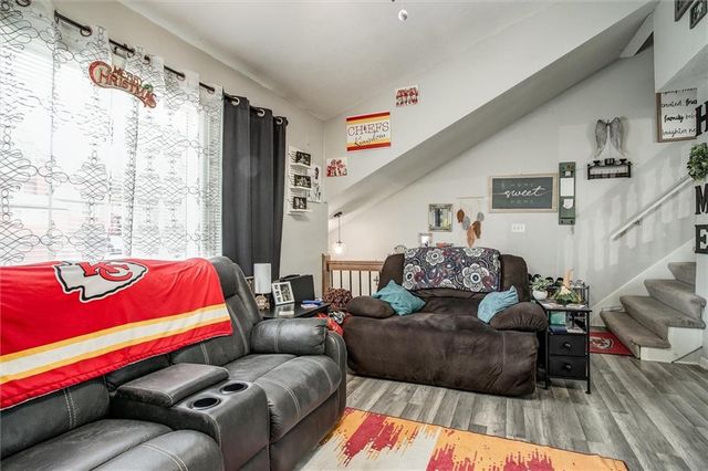 10119 Steele Road, Edwardsville, KS 66111