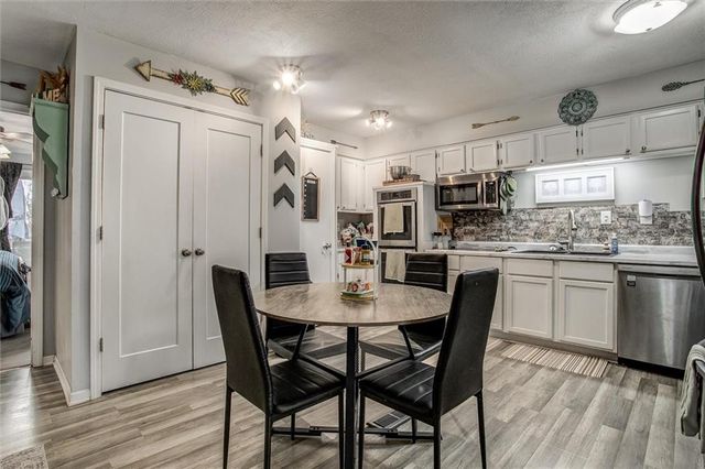 10119 Steele Road, Edwardsville, KS 66111