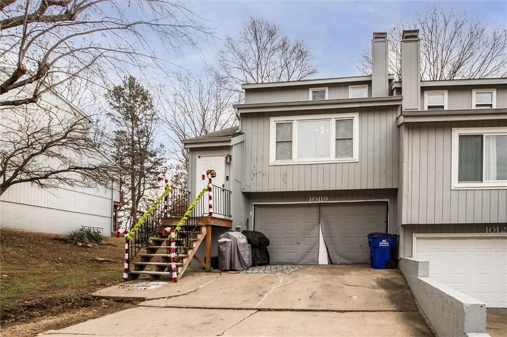 10119 Steele Road, Edwardsville, KS 66111