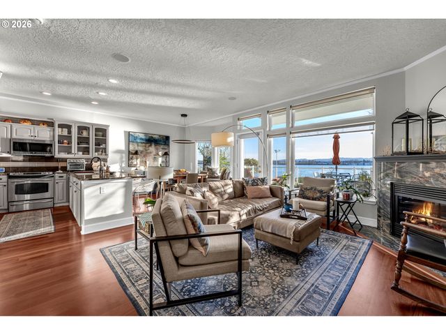 1421 Se COLUMBIA Way D7, Vancouver, WA 98661