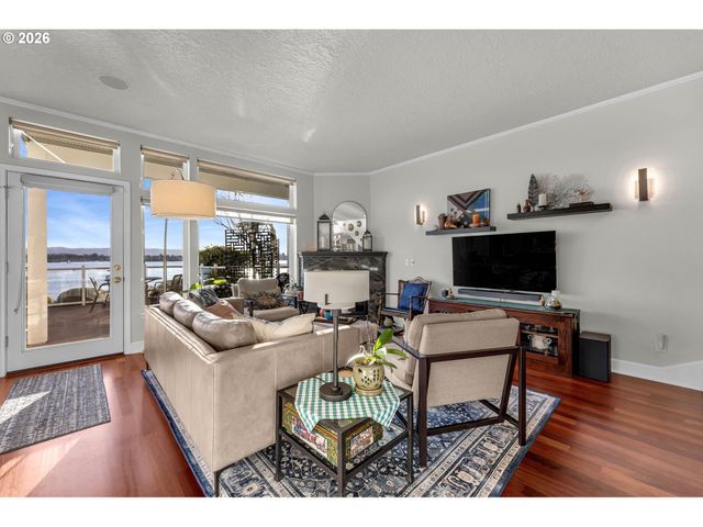 1421 Se COLUMBIA Way D7, Vancouver, WA 98661